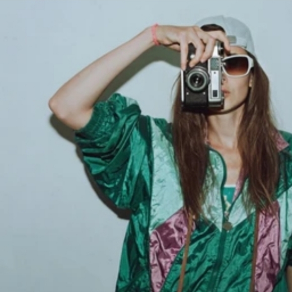 BITCHIN THRIFT - Picture 1 of 1